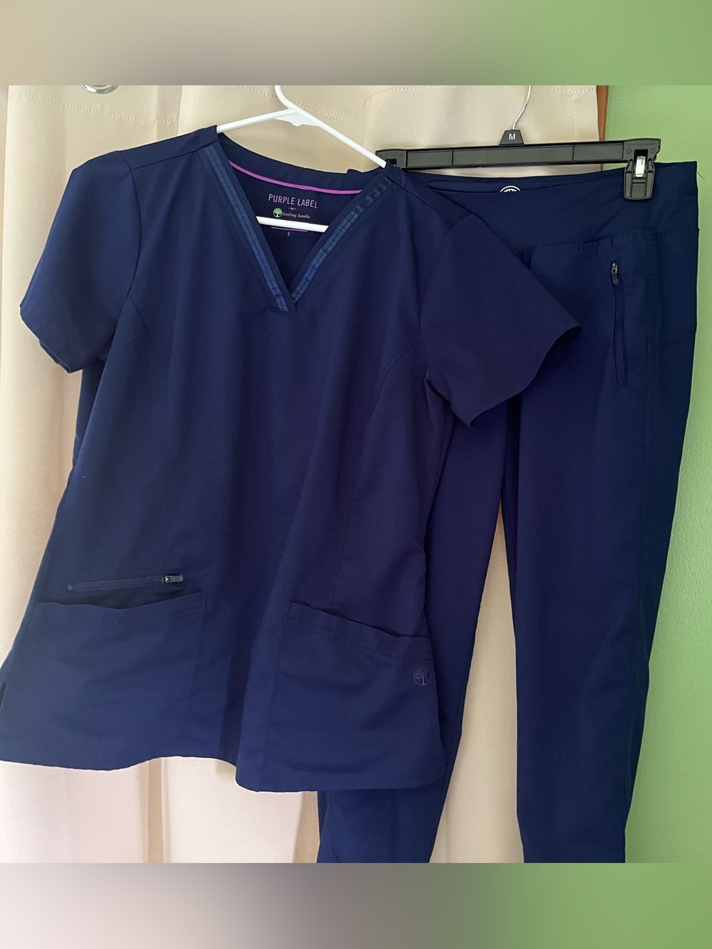 Healing Hands Purple Label Navy Scrub Set. Small Shirt. Small Petite Jogger Pant